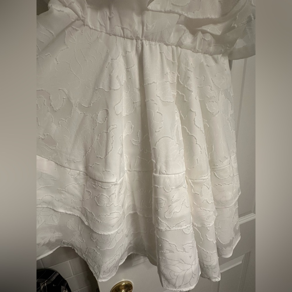 Lulu’s Floral Ruffled Strapless Mini Dress - Picture 6 of 8